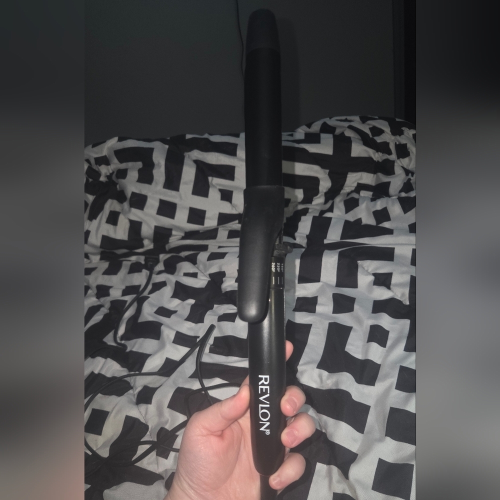 SmoothStay Coconut Oil-Infused Curling Iron